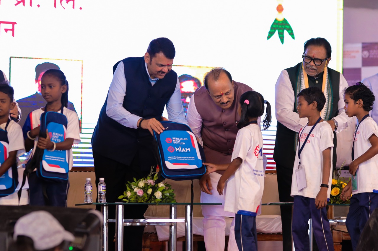 School bag handover ceremony with Devendra Fadnavis and Ajit Pawar