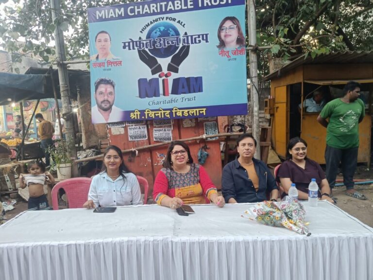 Miam Distributes Groceries to Women in Mumbai